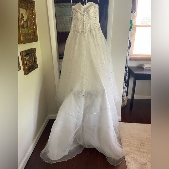NWT Oleg Cassini Wedding Dress - Picture 8 of 12